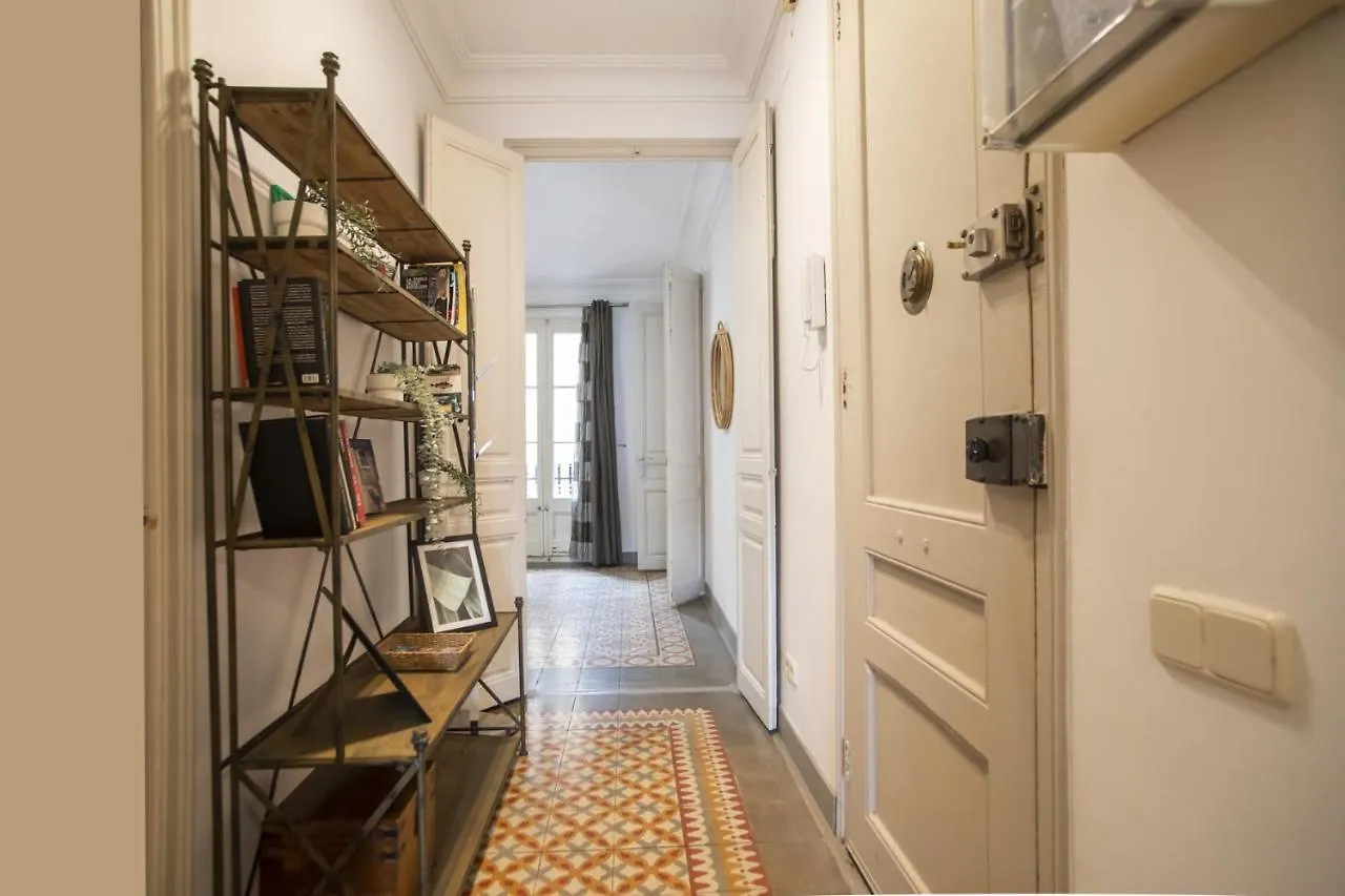 P2Sal1071- Elegant Apartment In Carrer De Salinas 巴塞罗那